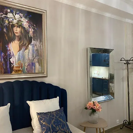 Large Beautiful Near The Negresco